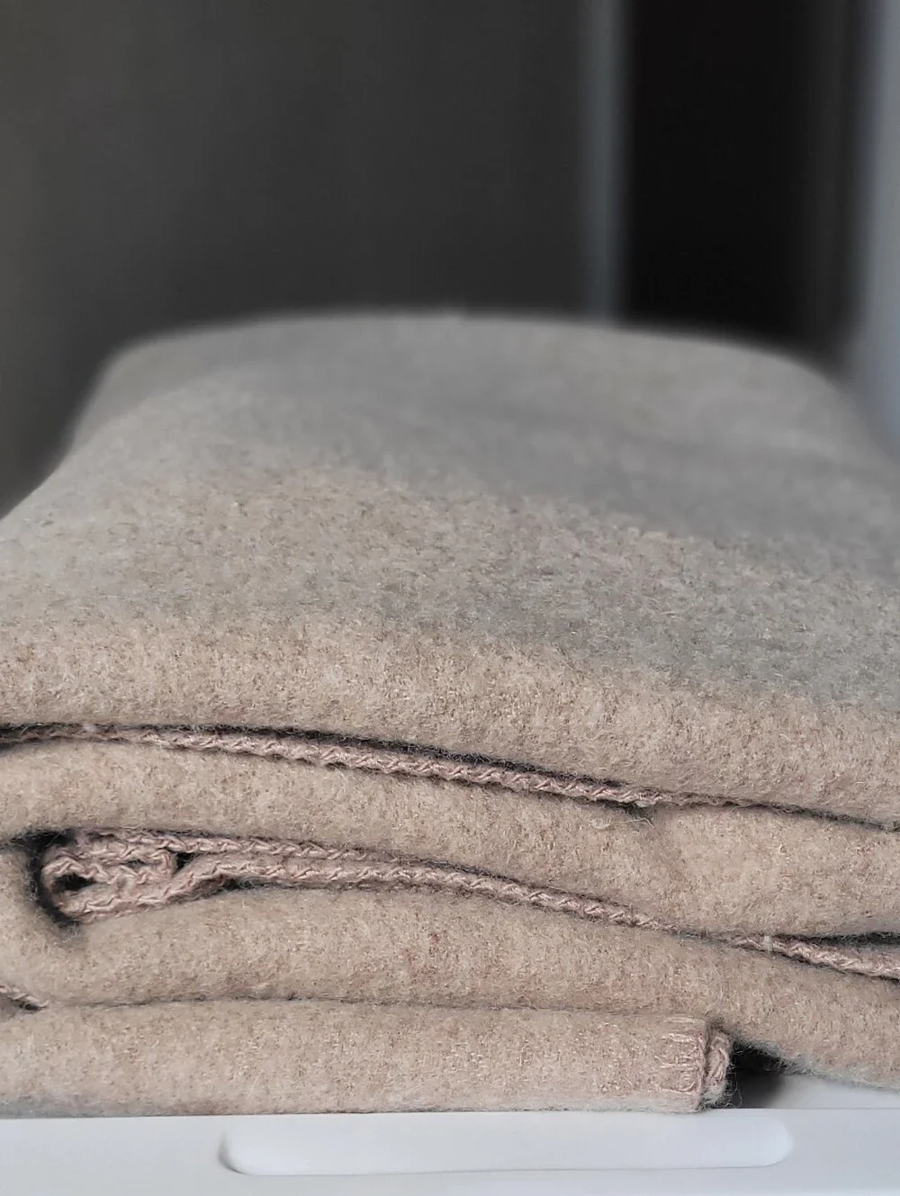 Merino Wool Bloomingdale's blanket cover Q/K Tan/cream Whipstitch Reversible